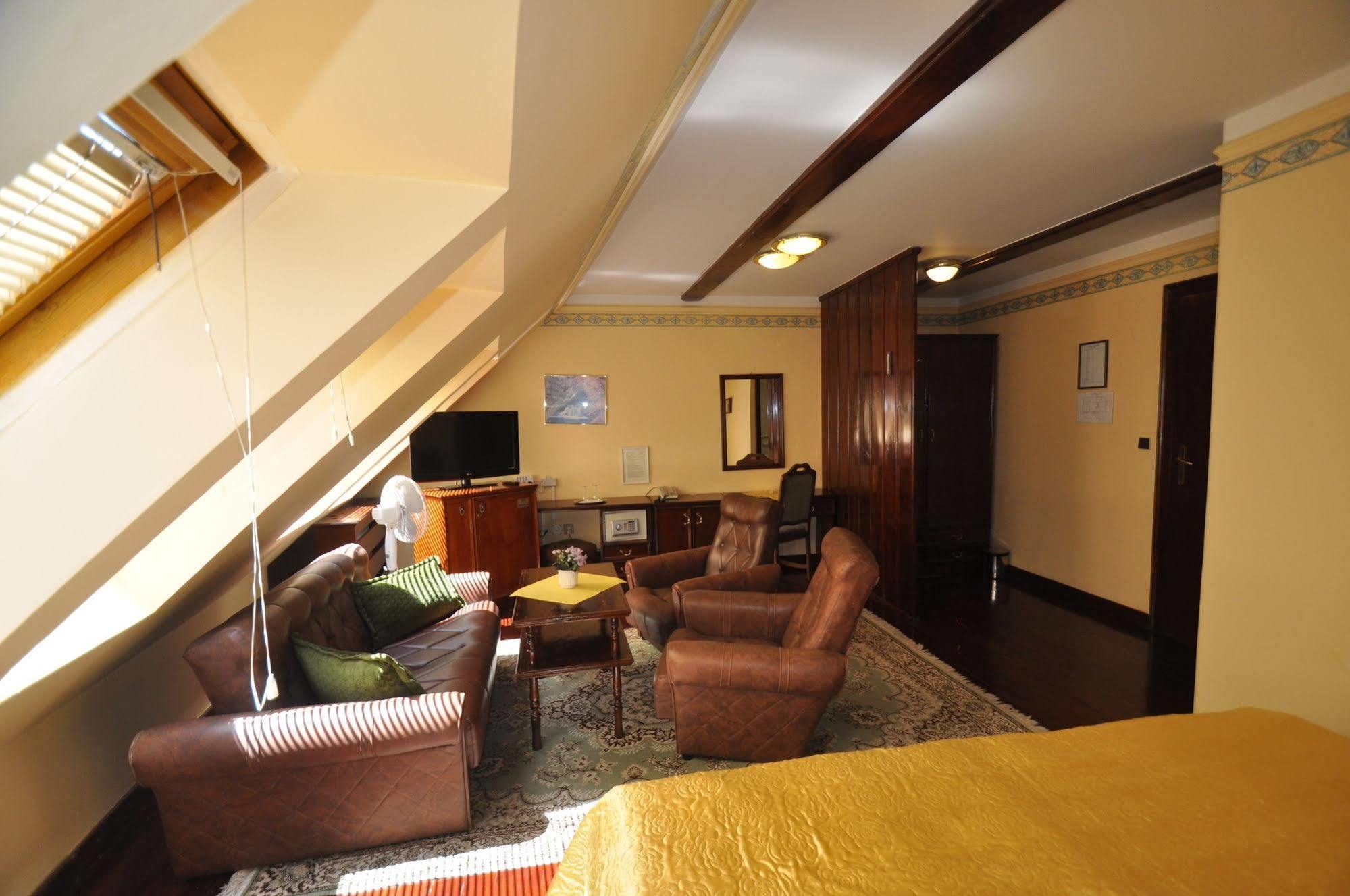 Garni -Hotel Barbakan Levoča Esterno foto