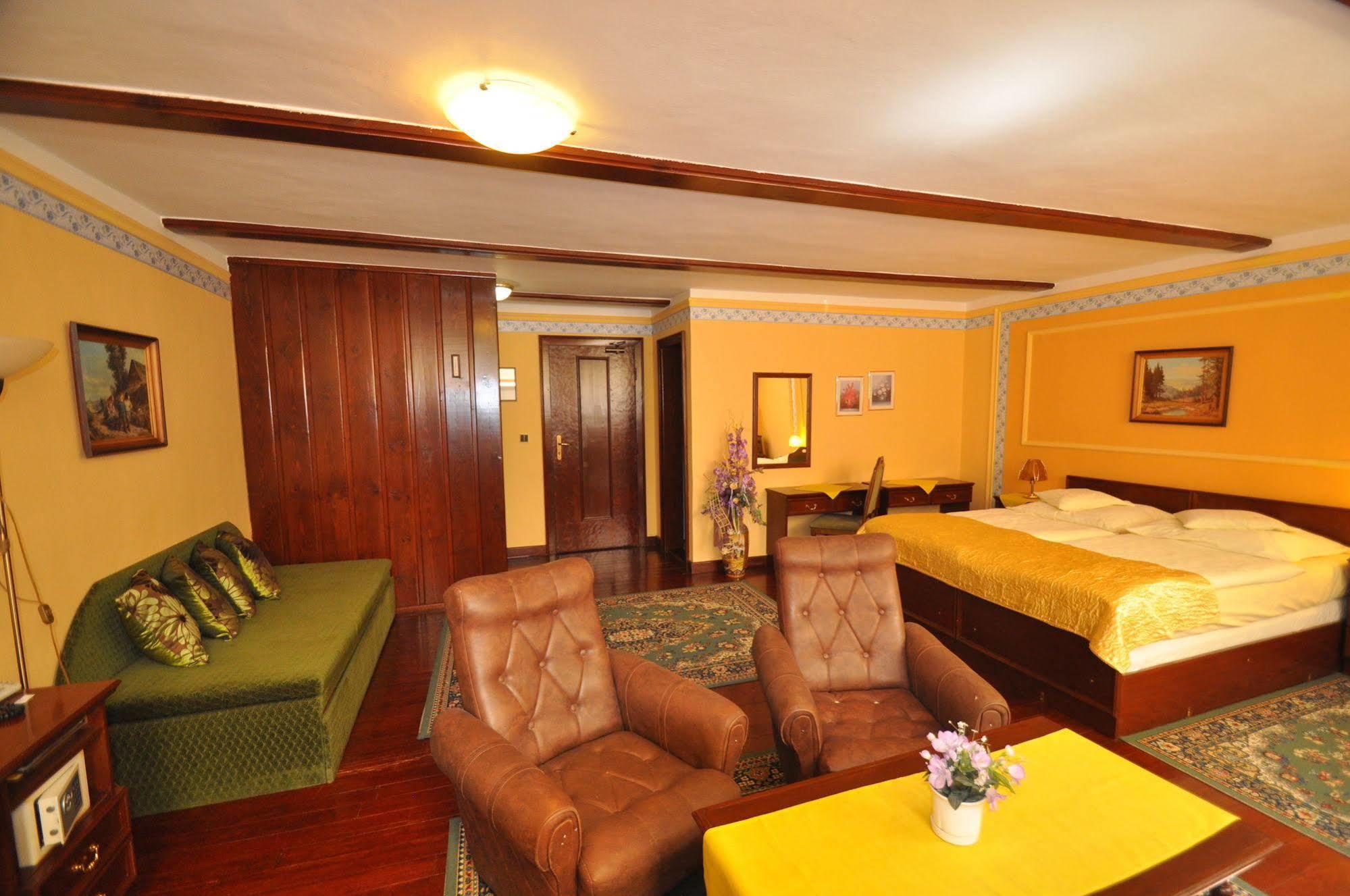 Garni -Hotel Barbakan Levoča Esterno foto